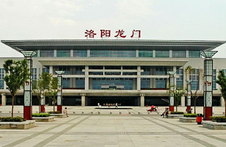 洛陽(yáng)龍門(mén)高鐵站led屏廣告