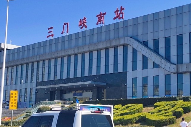 三門(mén)峽南站led屏廣告